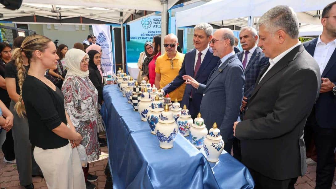 SELÇUKLU SANAT ve TASARIM ATÖLYESİ'NDEN YIL SONU SERGİSİ